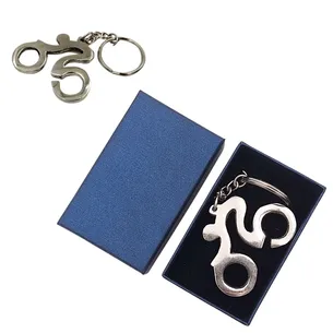 Metalowy brelok do kluczy Rowerzysta w pudełku prezentowym MT2010A