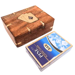 Talia kart w drewnianym pudełku z mosiężnymi zdobieniami CS-005