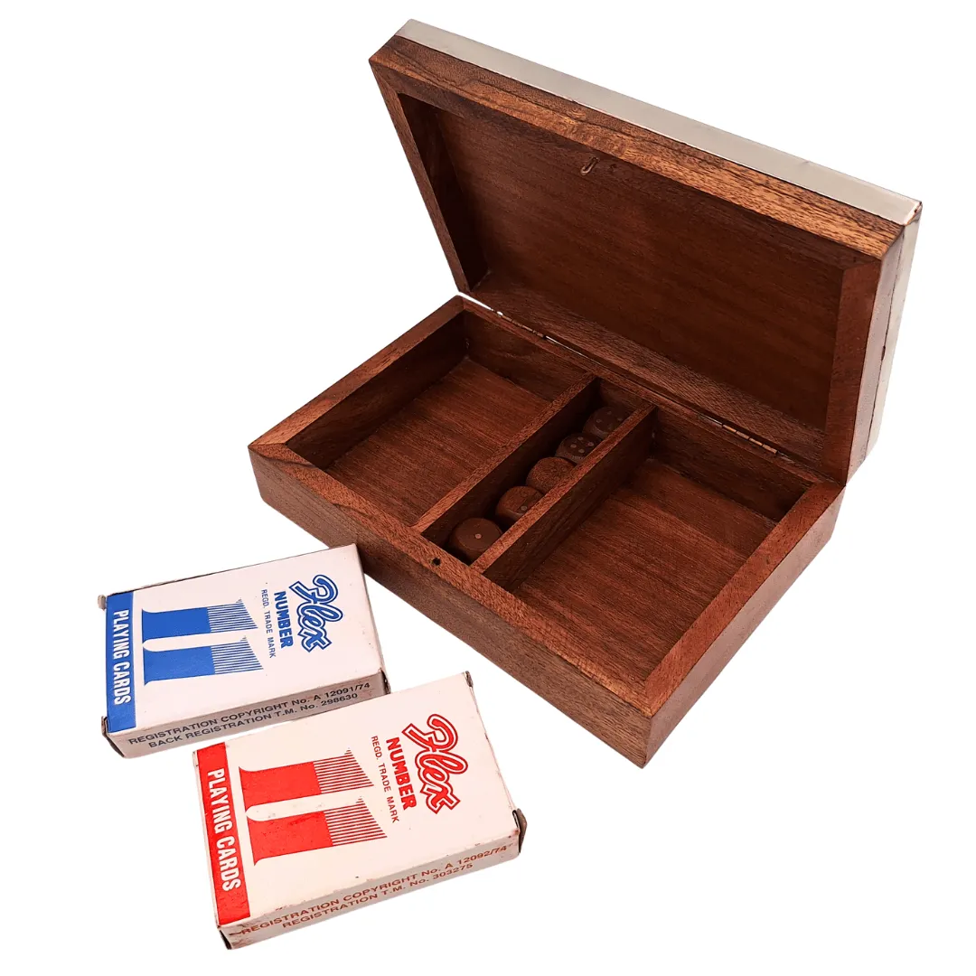 Dwie talie kart i kości do gry w drewnianym pudełku z aluminiowym topem DC-004