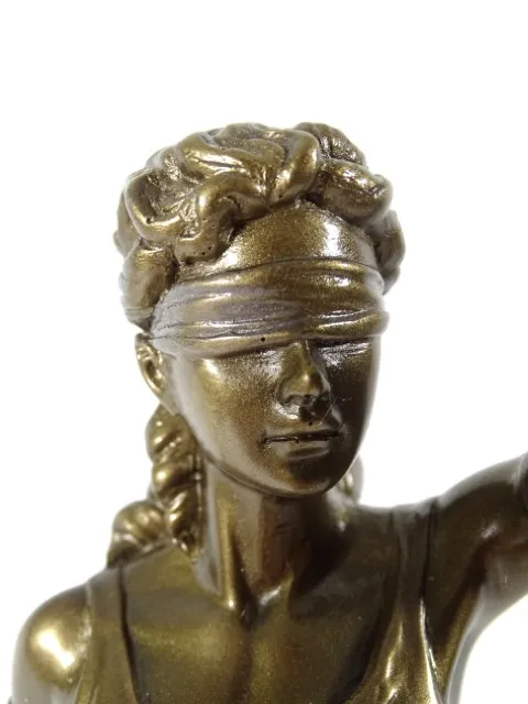 Figurka Temida 35 cm – prezent dla prawnika i sędziego
