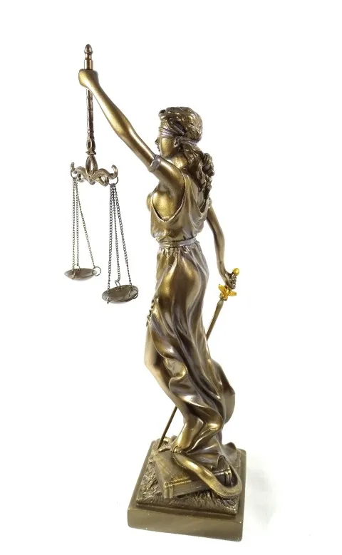 Figurka Temida 35 cm – prezent dla prawnika i sędziego