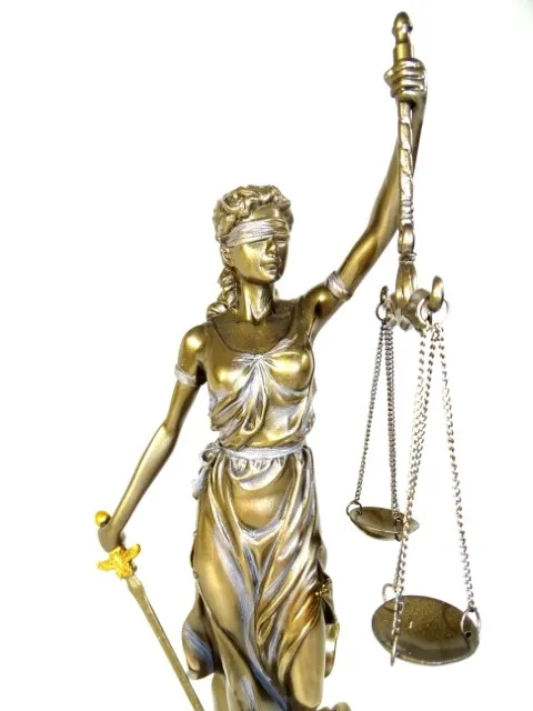 Figurka Temida 35 cm – prezent dla prawnika i sędziego