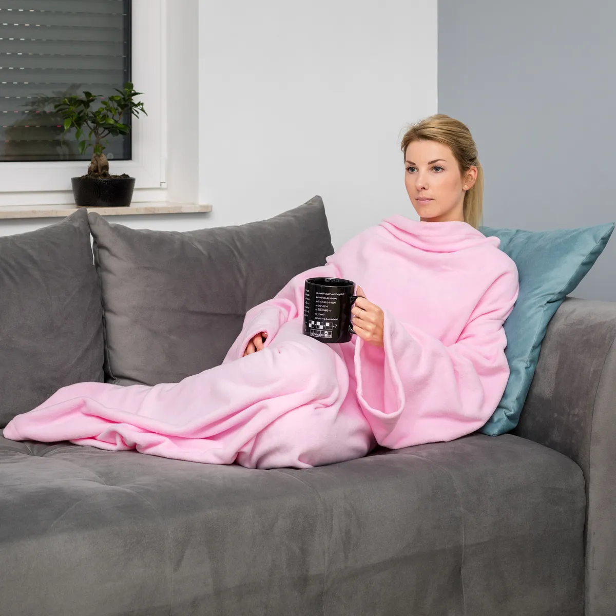 Froster Kocyko-szlafrok jasny róż – koc z rękawami różowy