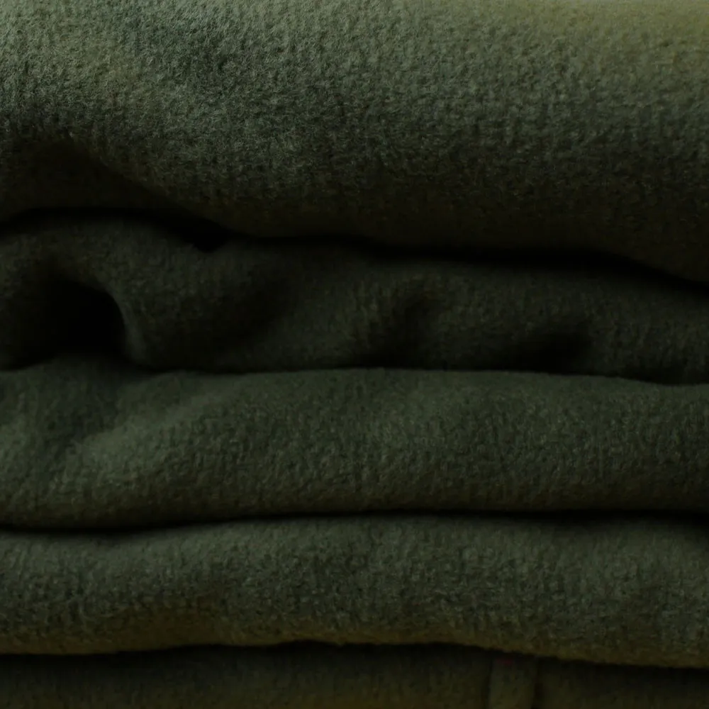 Kocyko-szlafrok oliwkowy Froster – ciepły koc z rękawami