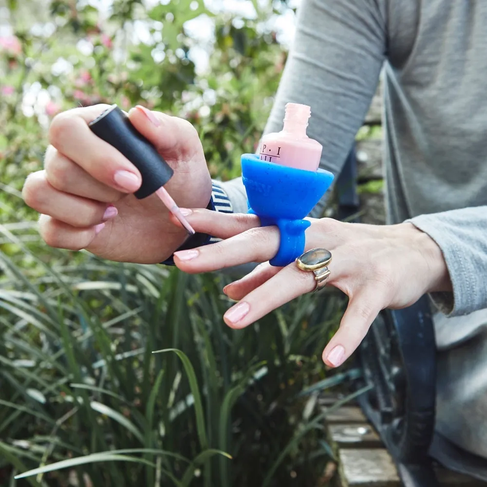 Tweexy Sapphire Night uchwyt na lakier do paznokci na palce